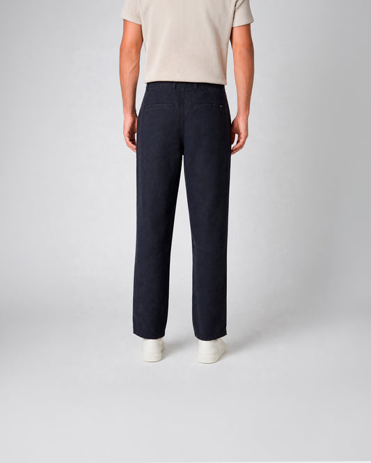 Pantalón chino con pinzas 100% lino